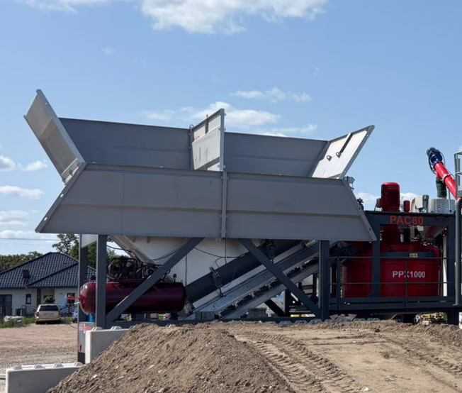 Aggregate hopper unit with dual-bin configuration for compact concrete batching plant