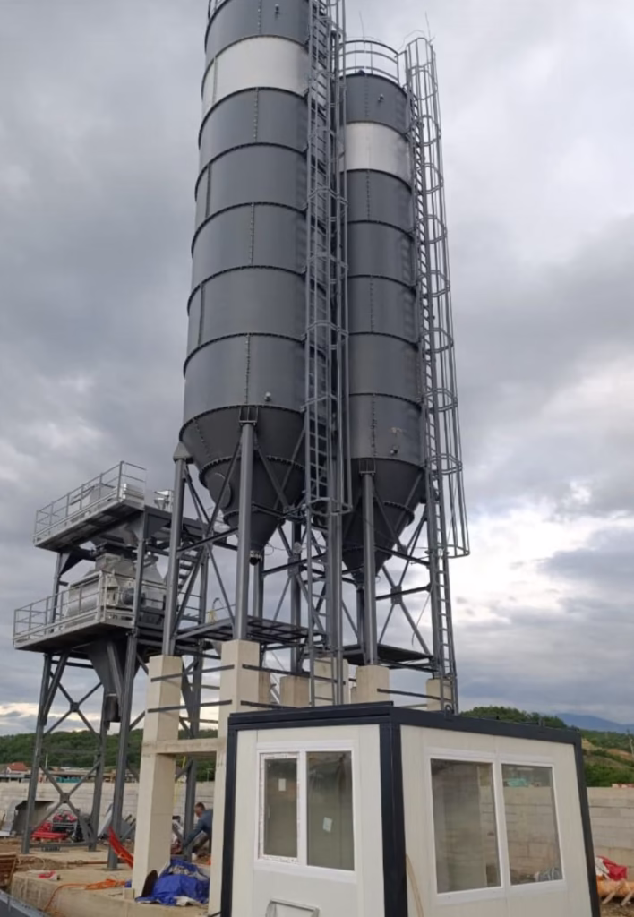 High-capacity bolted segment cement and mineral silos by Polygonmach, designed for industrial bulk storage.