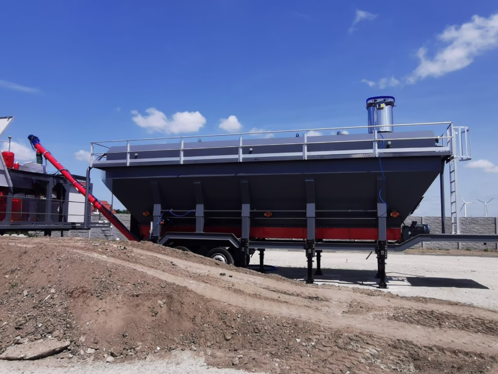Polygon Machine horizontal low-level cement silo designed for easy transport, quick setup, and efficient bulk material storage.